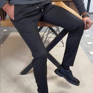 Men’s size L causal jogger pants